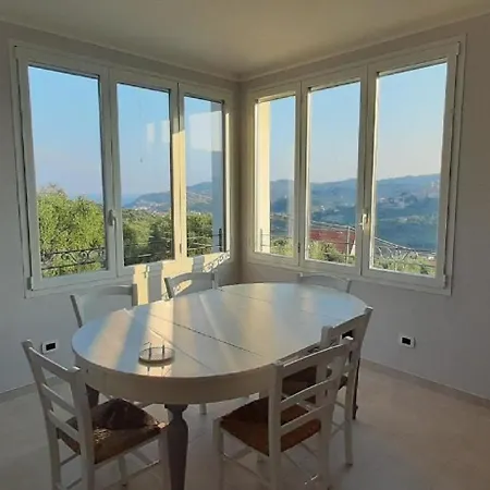 Schoene Mit Herrlicher Aussicht * Diano San Pietro