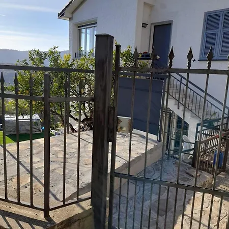 Apartment Schoene Mit Herrlicher Aussicht